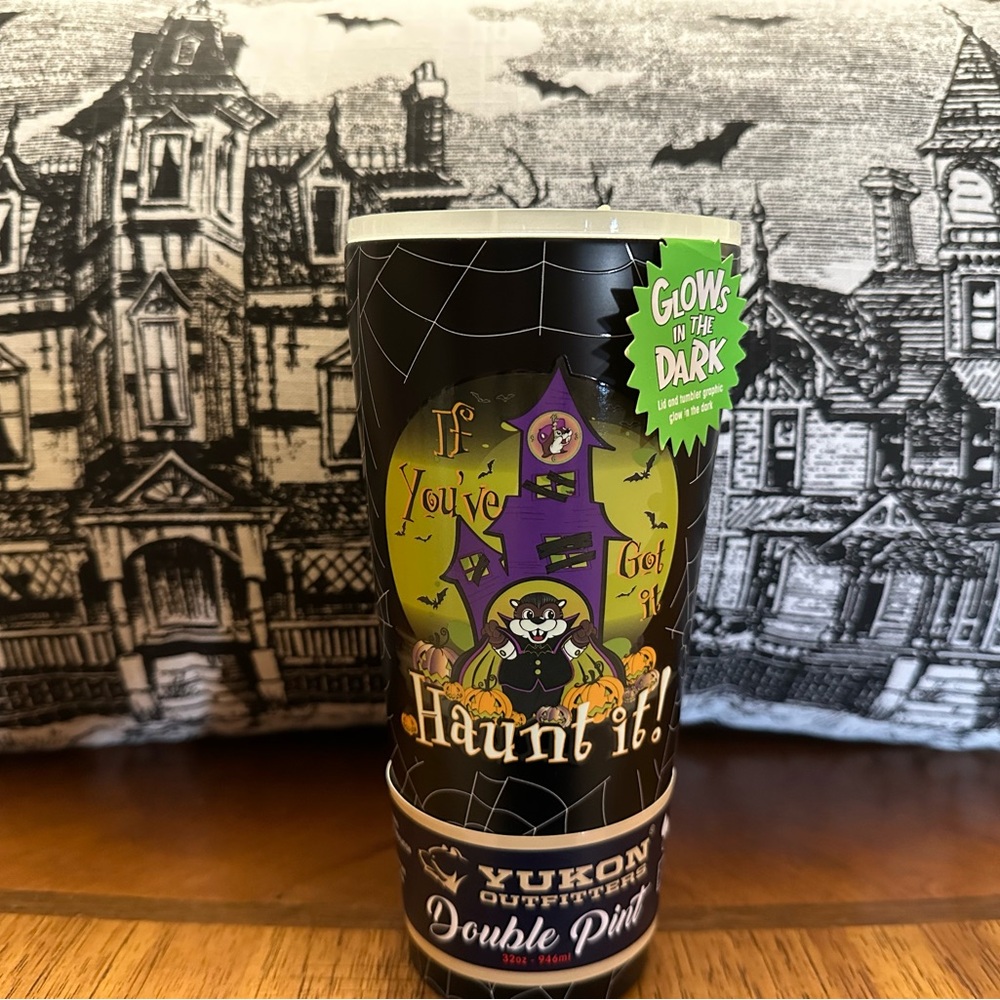 BNWT BUCEES 32oz-946ml Haunt It Tumbler!